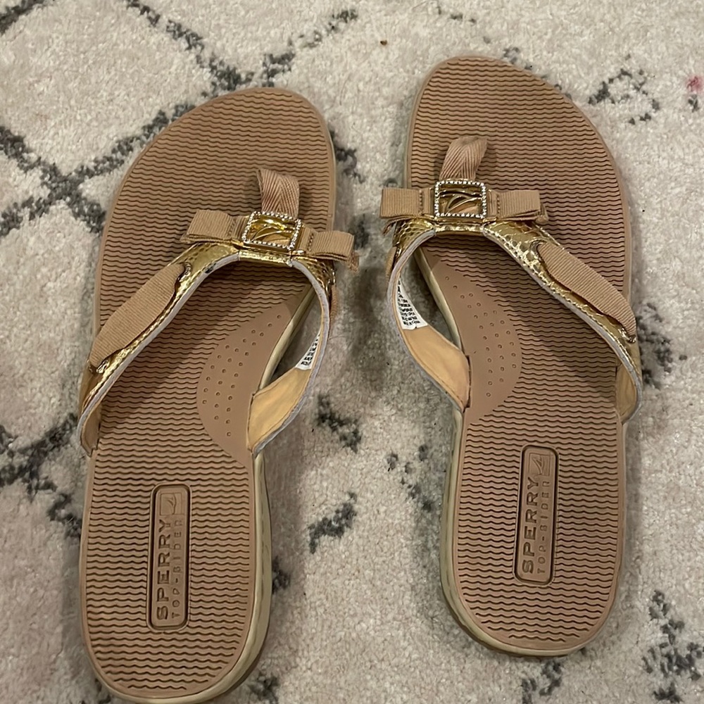 Sperry Topsider flip flops